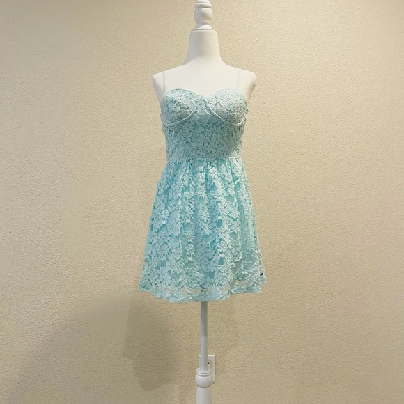 Abercrombie & Fitch Dresses & Skirts - Abercrombie & Fitch cute mini dress